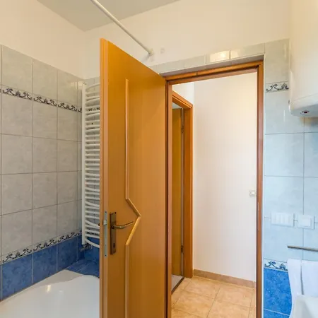 With Wifi Vrsar, Porec - 17473 Apartman Vrsar