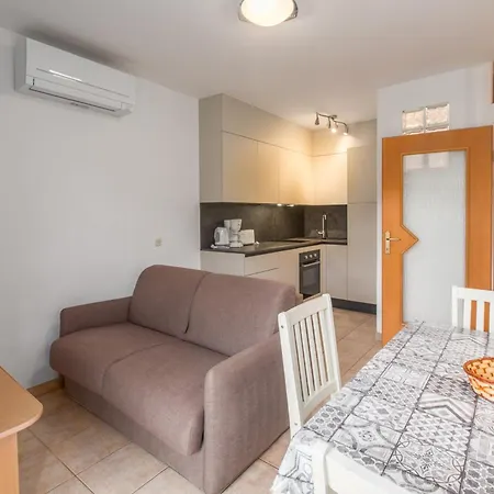 With Wifi Vrsar, Porec - 17473 Apartman *