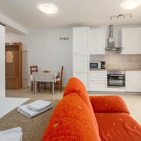 Apartman With Wifi Vrsar, Porec - 17473 *